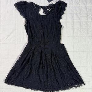 Signature 8 Black Lace Fit & Flare Dress – NWT (Size L)